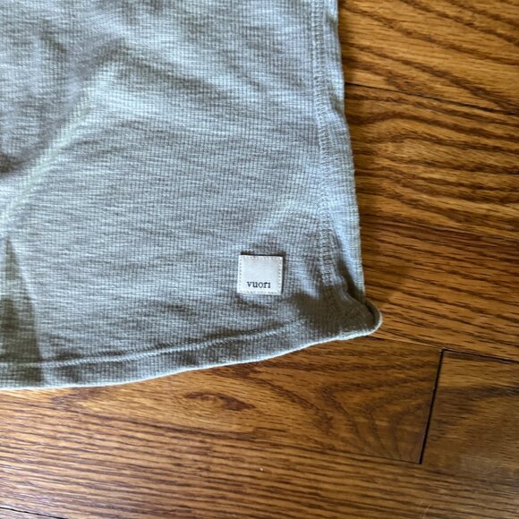 Vuori sunrise high-neck tank, size small - Picture 3 of 3